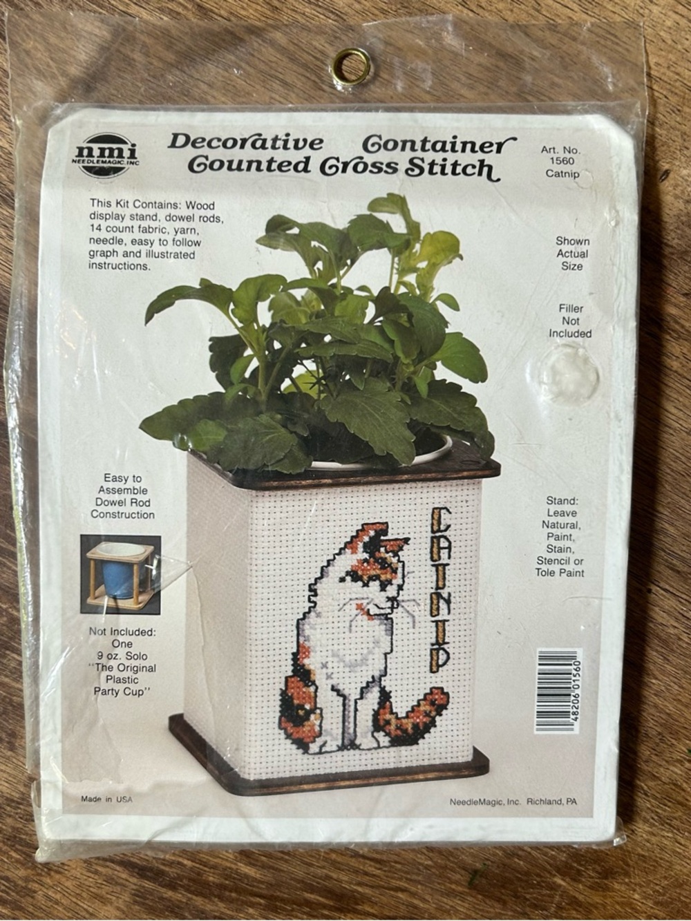 Vintage Needle Magic Counted Cross Stitch Kit Decorative Container Cat Nip - Picture 2 of 6